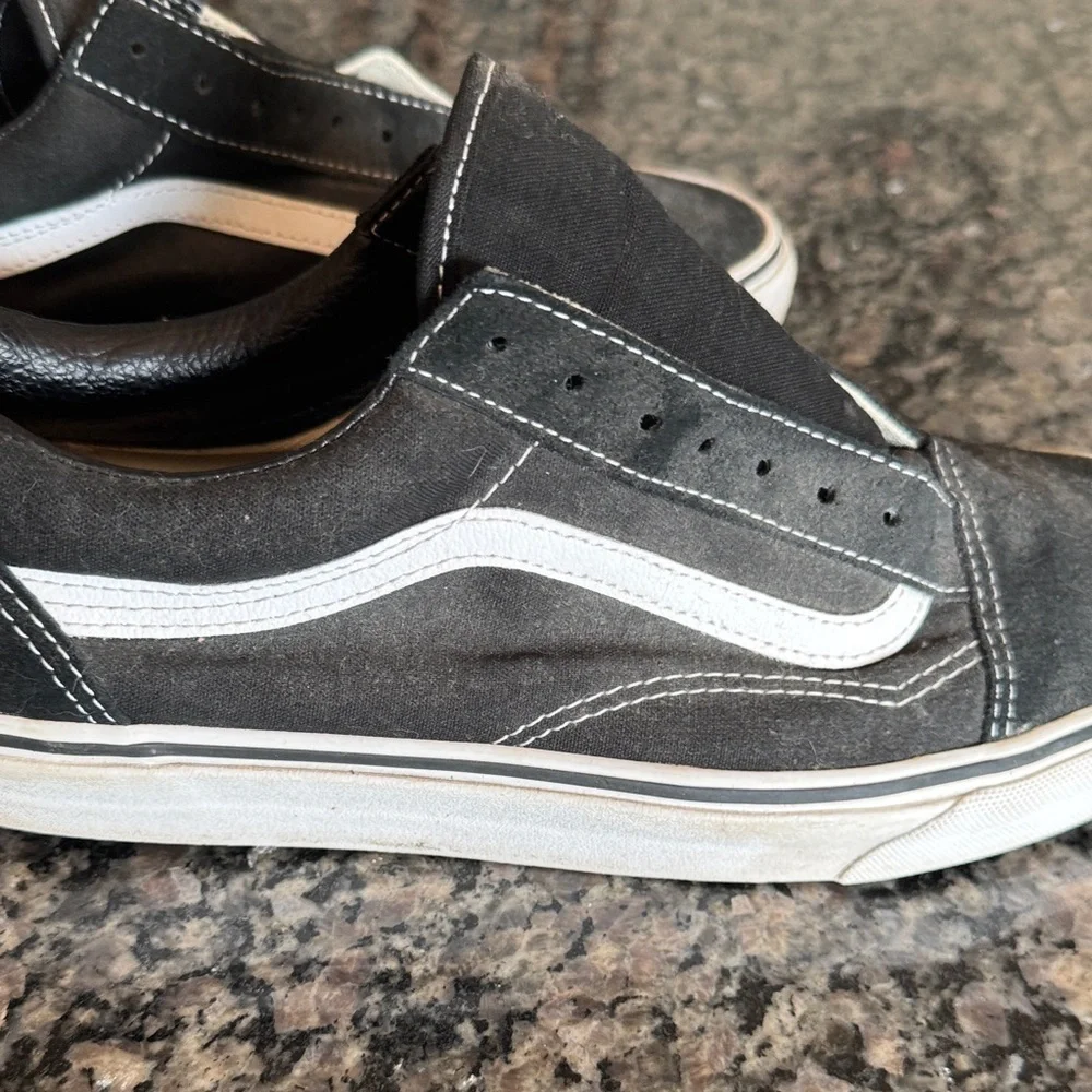 Vans Men's Black and White Sneakers EUC 11